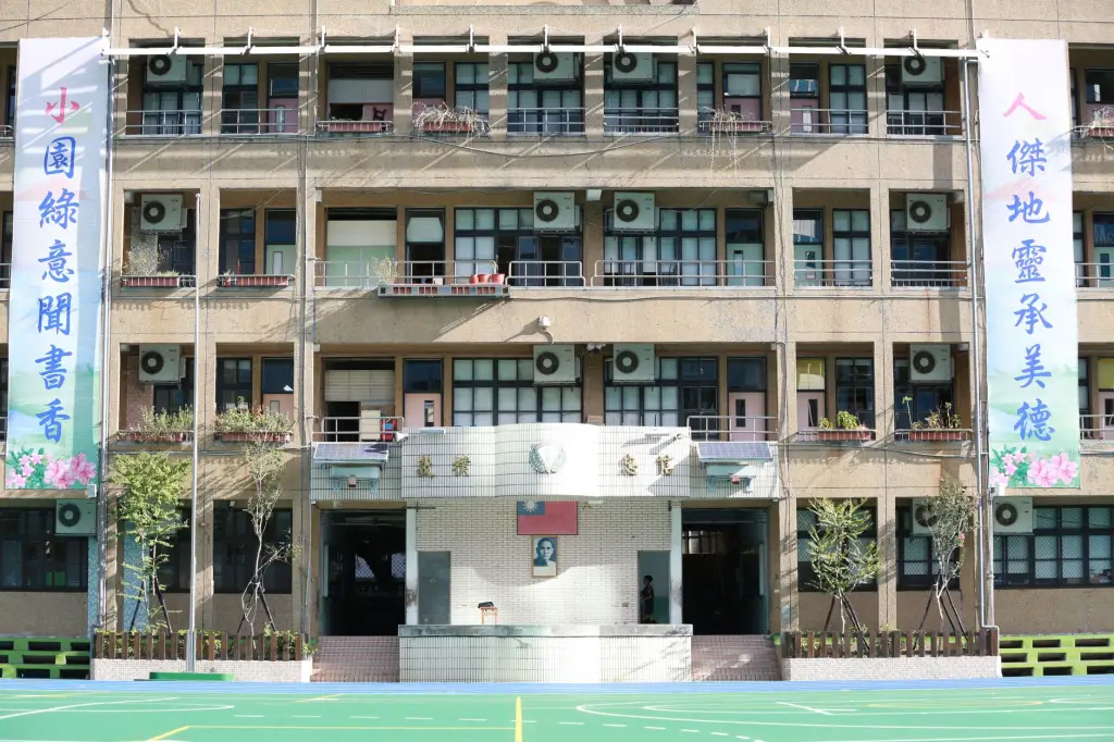 2024年加拿大移民签证办理流程与枫之桥方案解析